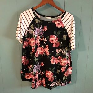 Reb in J || Patterned Short Sleeve Top